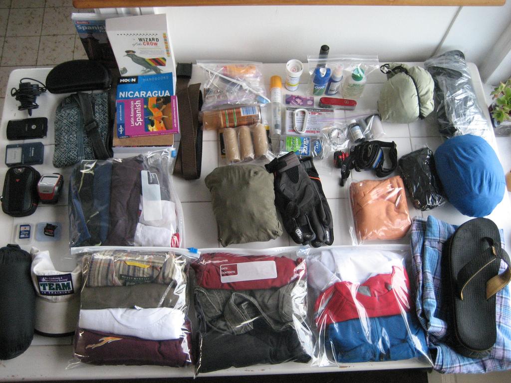 Tips Cara Packing Baju  Backpacker Dengan Satu Tas Ransel 