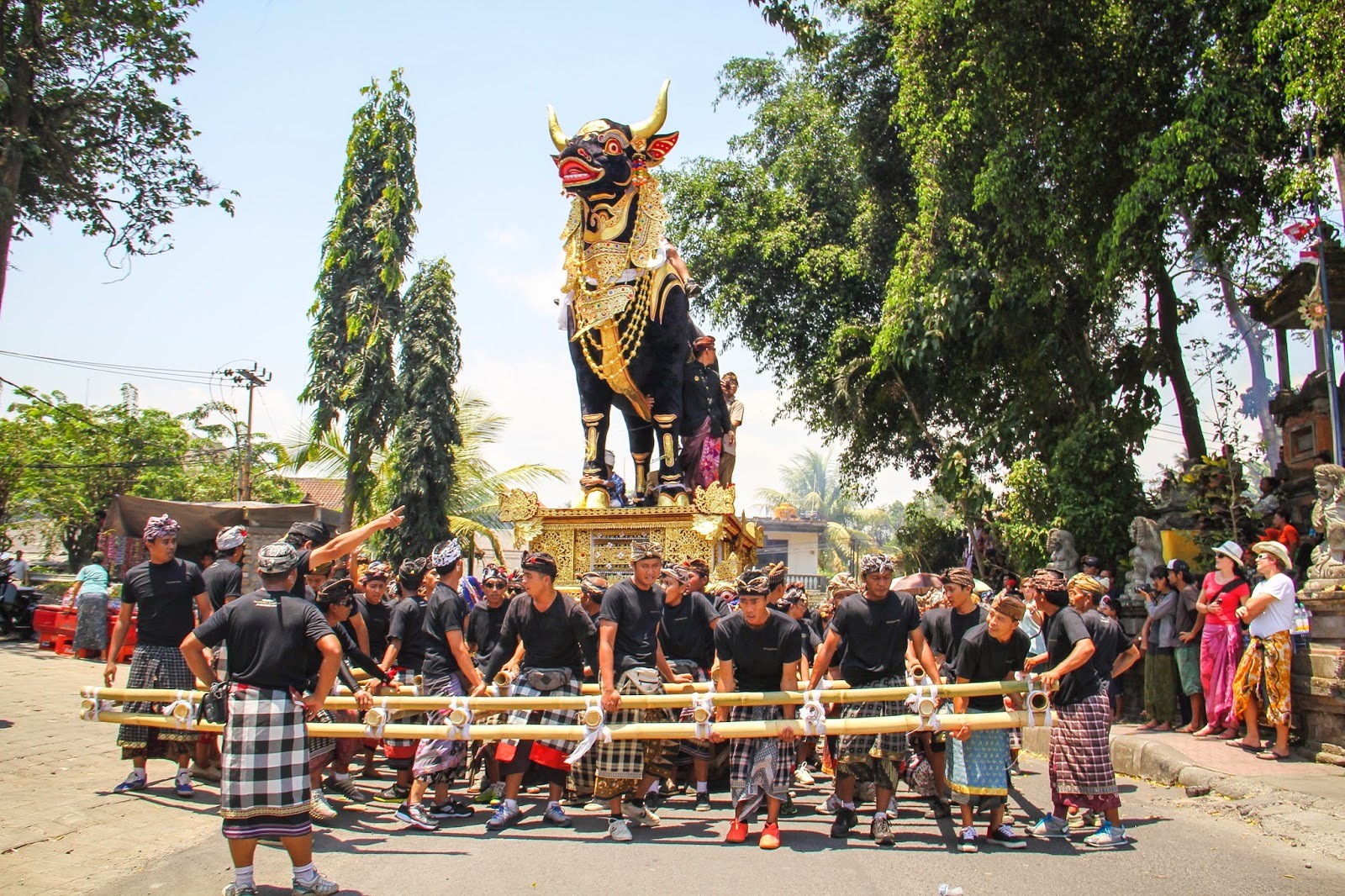 9 Upacara Adat Di  Indonesia  Dengan Keunikan Masing Masing 