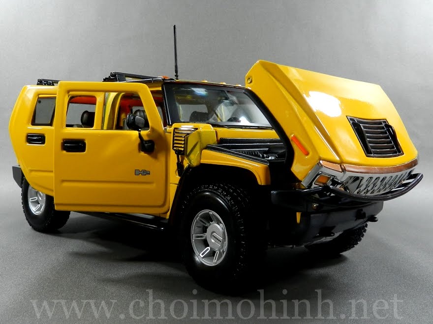 Hummer H2 SUV 1:18 Maisto yellow front