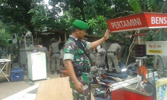 15 Anggota Kodim Depok Bantu Penertiban PKL 