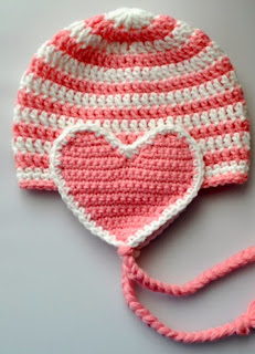 http://translate.googleusercontent.com/translate_c?depth=1&hl=es&rurl=translate.google.es&sl=auto&tl=es&u=http://classycrochet.wordpress.com/2014/01/21/free-pattern-crochet-valentine-heart-earflap-hat/&usg=ALkJrhiz9VoJUb94IvqWL0Yx_U4HDkpYbQ