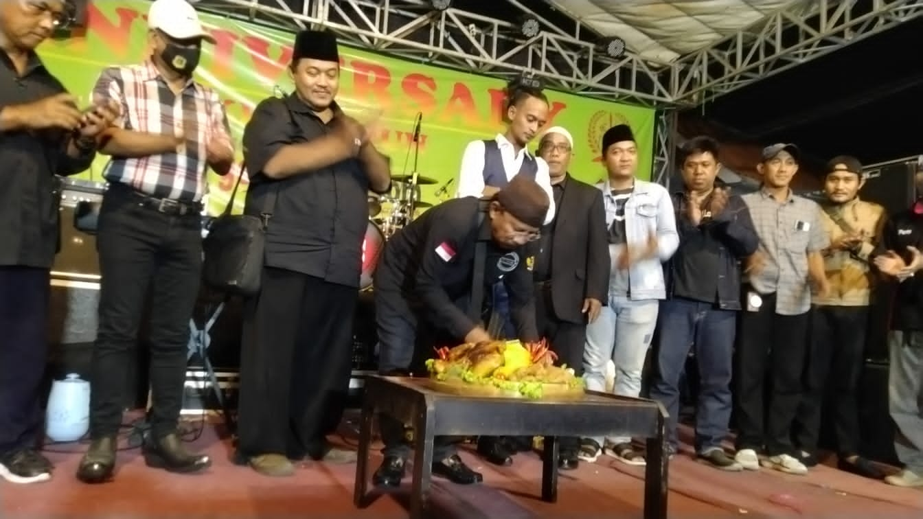 Pemotongan Tumpeng Gerak Jatim