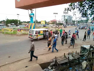 Guinée: Conakry, les jeunes débarquent les passagers à bord des voitures sur la nationale fidèle castro