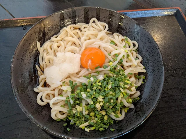 まるまるうどん東長崎店の月見ぶっかけ