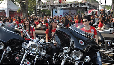 Rekor Muri Harley  Davidson  Indonesia  Bersama 1000 Cewe Cantik