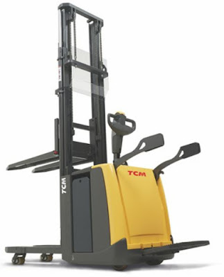 Xe nâng stacker TCM cao 3m 4.5m Nhật Bản