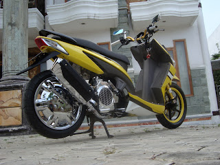 Motor Honda Vario Modifikasi warna serasi http://oto-trendz.blogspot.com/