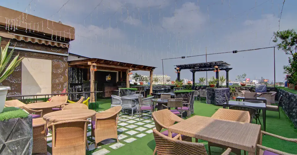 Club Aeries Skybar & Kitchen