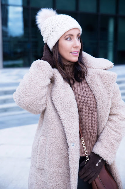 faux fur coat outfit