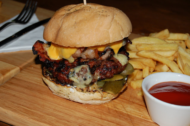 Build your own Bacon Cheeseburger at The Thirsty Bear 