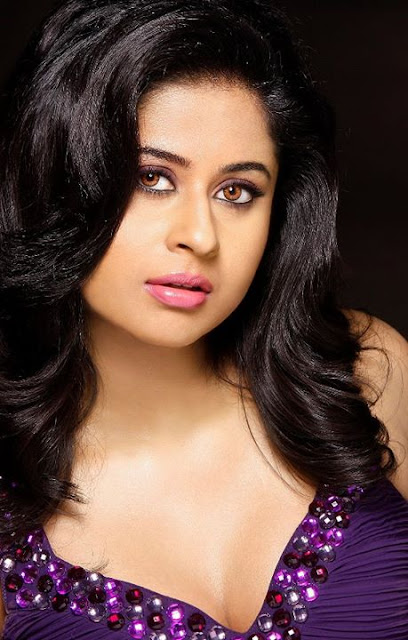 Anjana Menon Profile and Photo Gallery