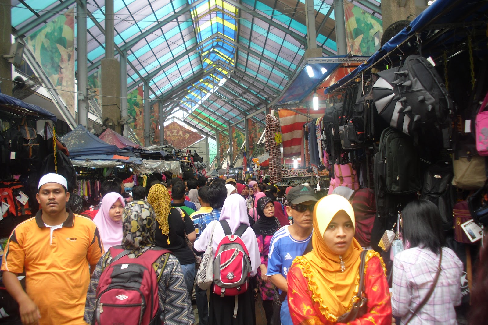 SUAM2 KUKU Menjelang raya di Jalan  TAR KL