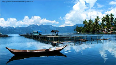 Danau Di Indonesia Yang Begitu Indah Sekali Untuk Dikunjungi