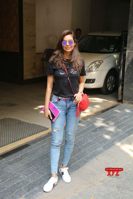 Cute Esha Gupta in Black T Shirt and Denim Jeans ~  Exclusive Galleries 001.jpg