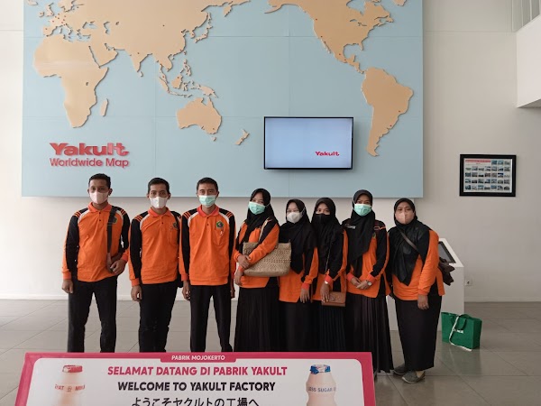 Outing Class  Pt Yakult siswa kelas VIII