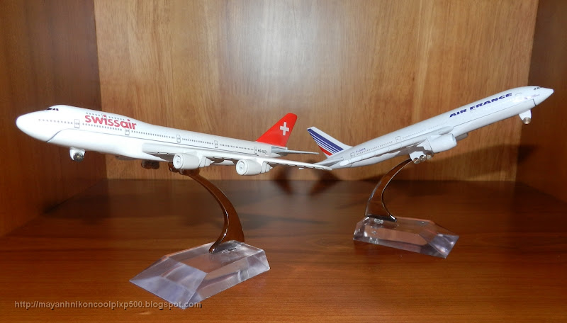 Diecast 1:64 plane