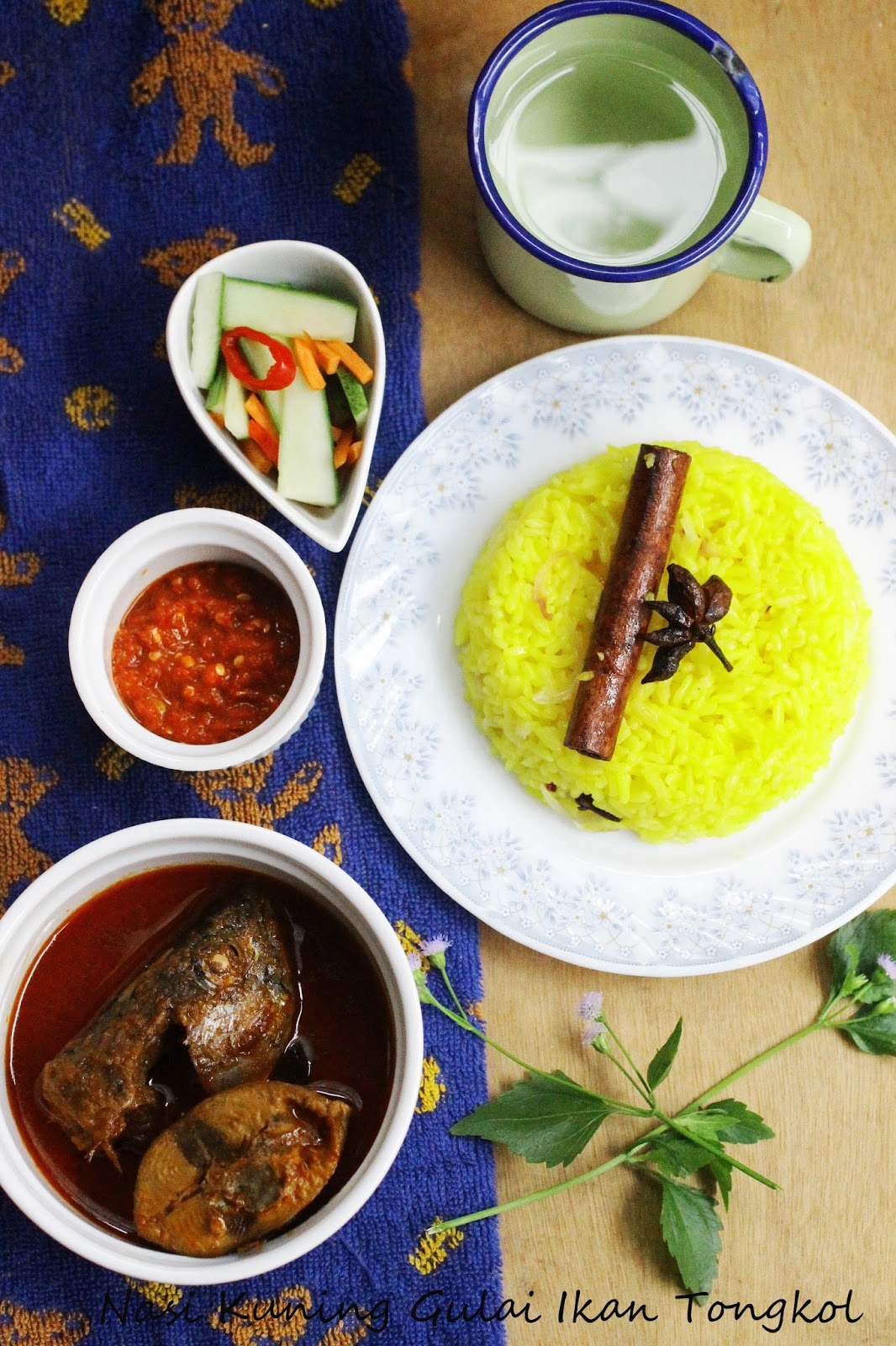 NASI KUNING GULAI IKAN TONGKOL  AIR TANGAN ZUHAIDA