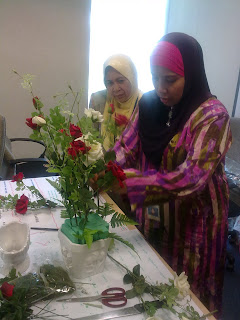Nani Florist Jambangan bunga  artifical khas untuk Hari Raya