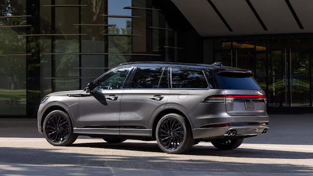 2025 Lincoln Aviator Revealed With a New Face and a Big Price Increase