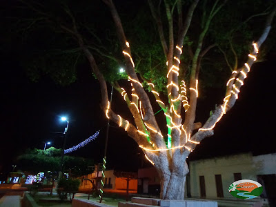 Praças em clima de natal