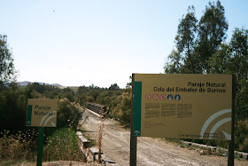 Señalización del paraje 'Cola del Pantano de Bornos'