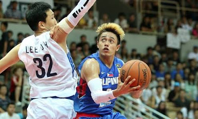 Terrence Romeo attacking the defense of Lee Dy for a lay up finish
