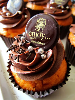 chocolate cupcake 