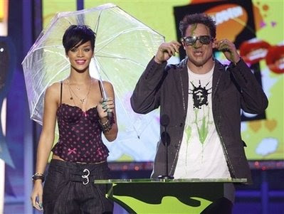 brendan fraser fat. Rihanna and Brendan Fraser