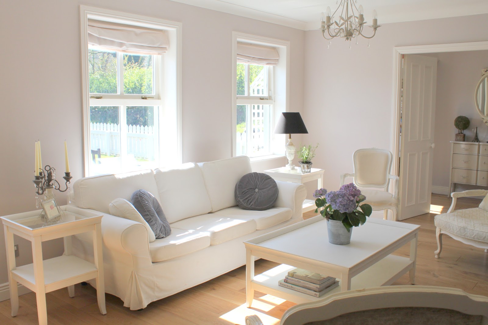 La Vie en Rose: Spring Living Room