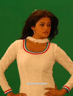 Priyamani Anna Bond movie hot photos