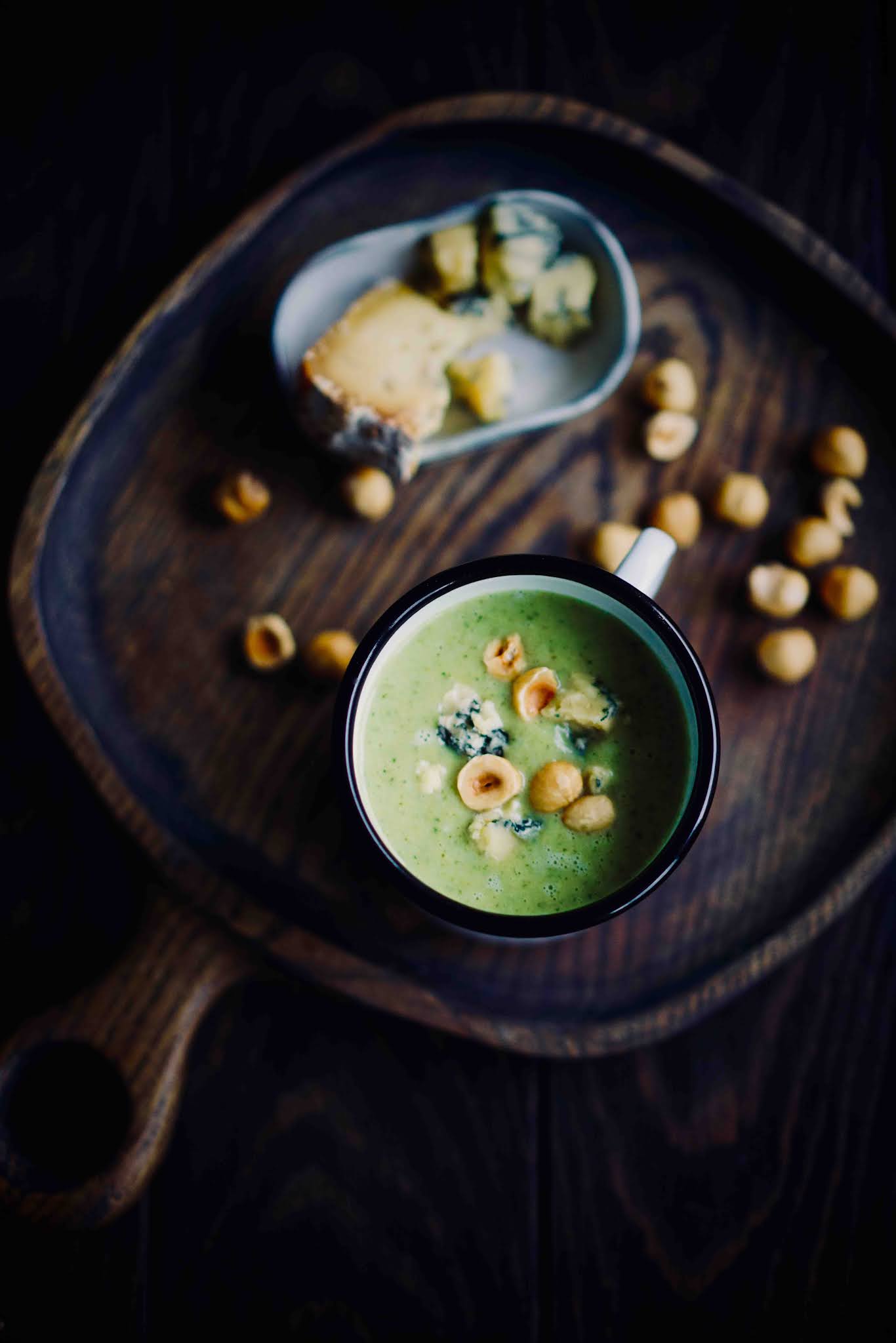 Stilton anglais , soupe gourmande d'hiver , brocoli