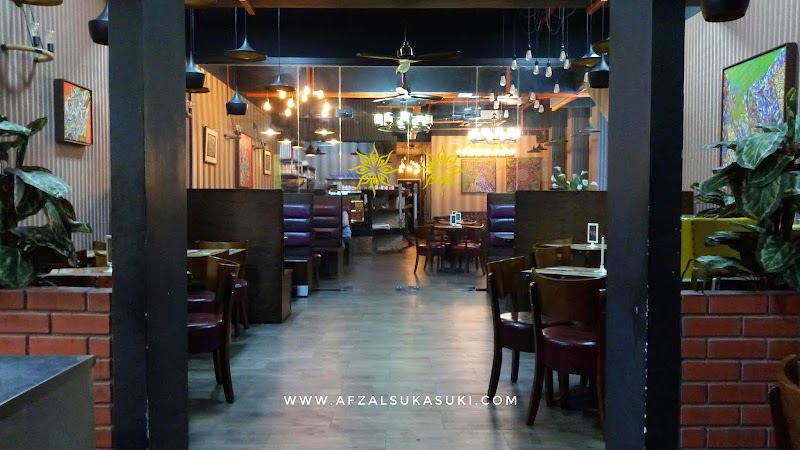 Terindah Bunga Lawang Cafe The Strand