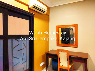 Warih-Homestay-Sri-Cempaka-Master-Bedroom-With-Aircond