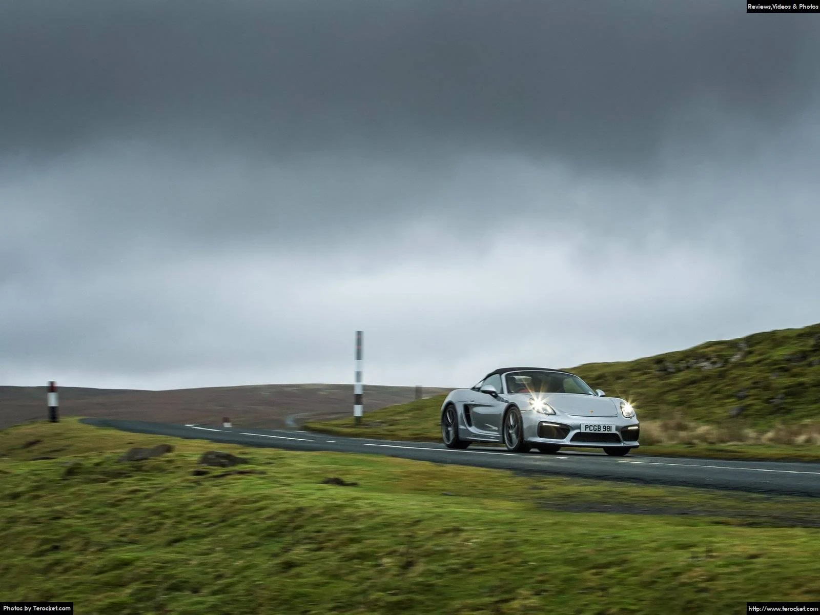 Hình ảnh xe ô tô Porsche Boxster Spyder 2016 & nội ngoại thất