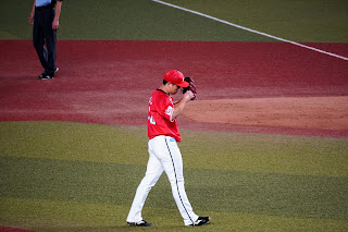 マリーンズ岩下逆転を許し悔しそうにマウンドを降りる