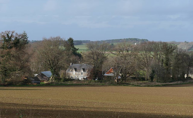 Poubreuil, vu de la promenade du site megalithique