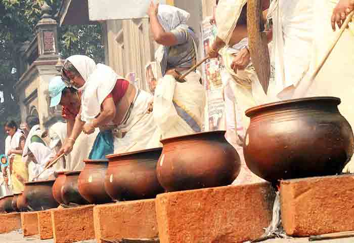 Latest-News, Kerala, Attukal-Pongala, Thiruvananthapuram, Religion, Festival, Celebration, Kerala Temple, Temple, History, Top-Headlines, History and Orgin Of Attukal Pongala.