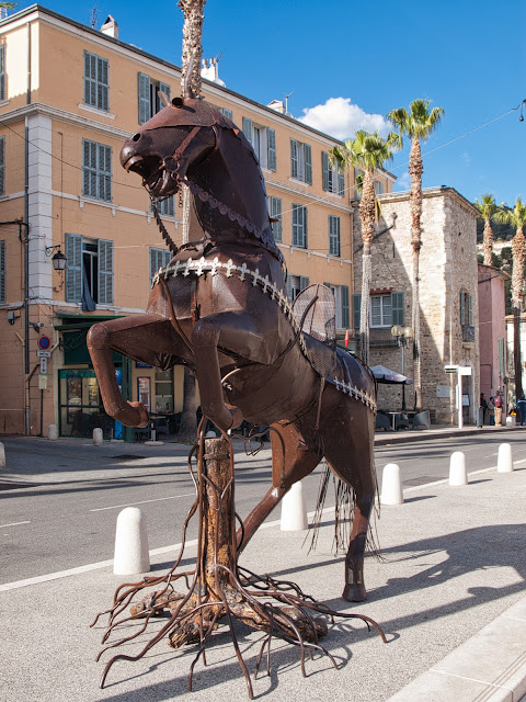 jiemve, le temps d'une pose, Ollioules, oeuvre d'art, cheval