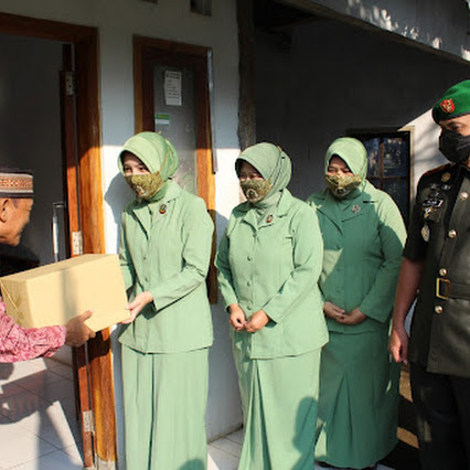 Dandim dan Persit Kodim Batang Anjangsana ke Rumah Purnawirawan  dan Warakawuri