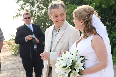 Sprucewood Shores Estate Winery wedding 2008 - Bride and her father 