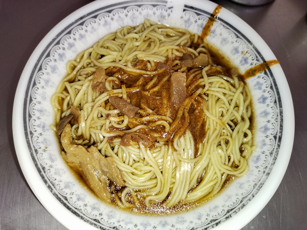 高雄三民食在安心素食，十全菜市場平價素食美食，飯麵青菜多選擇