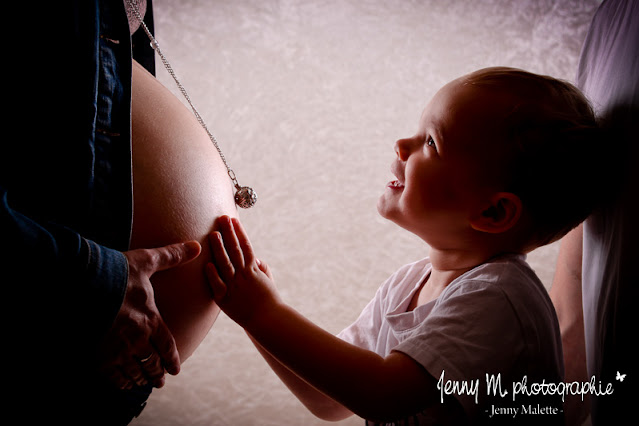 photo contre jour studio enfant et ventre grossesse