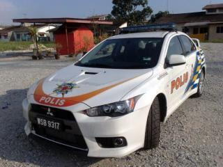 Kereta Peronda Malaysia Evo 10 3