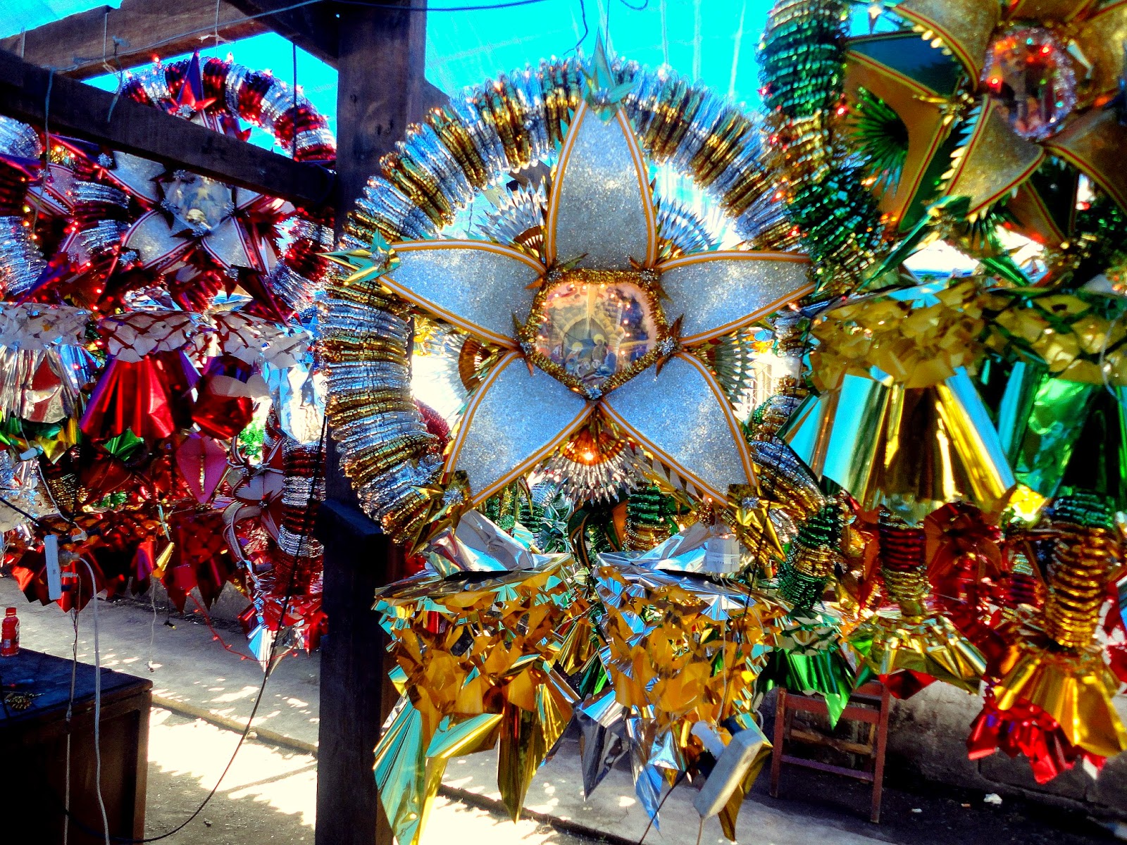 noel autor Parol a Traditional Philippine  Christmas  