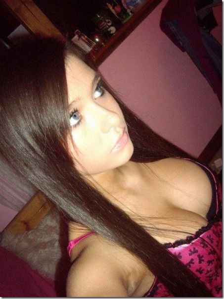 sexy-cleavage-girls-bounce-8