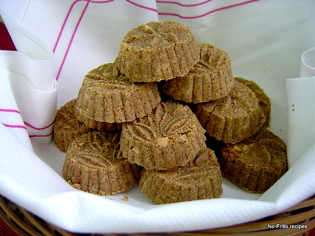 Mung Bean Biscuits aka 'Luk Tau Paeng' - CNY 2010