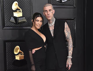 Kourtney Kardashian pregnant for Travis Barker