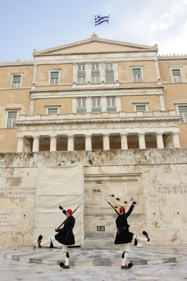 Εξώδικη διαμαρτυρία στη Βουλή για τις προσλήψεις υπαλλήλων στο Κοινοβούλιο