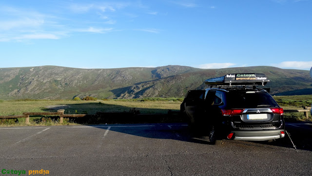 Ruta a Peña Trevinca, techo de Zamora y Orense desde el aparcamiento de la Laguna de los Peces.