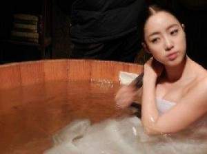 XXX Fantasi Hottest Blog: Artis Korea Ini Adegan Mandi 